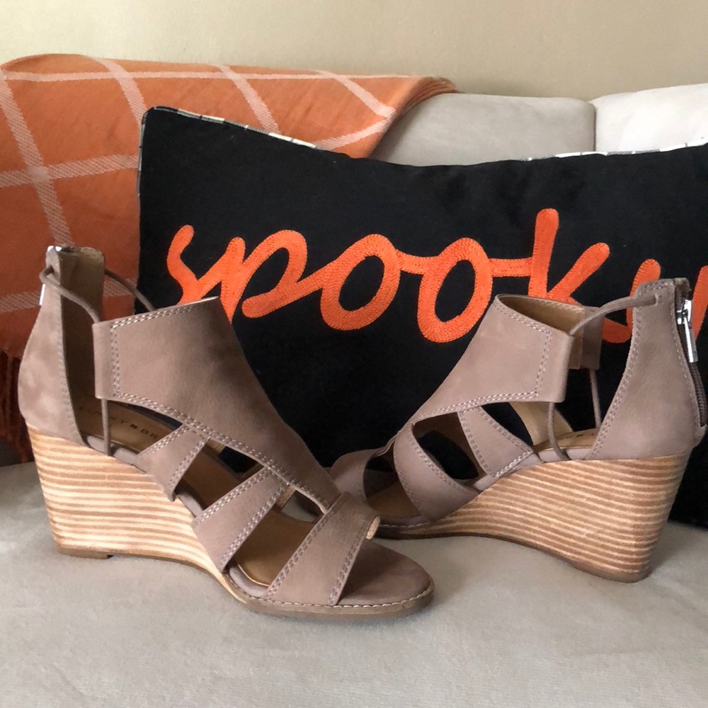 Women’s Lucky Brand wedge Sandals